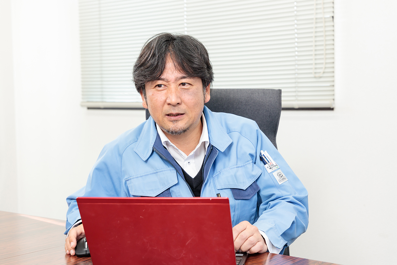 ニシハラ理工株式会社　の　営業部　部長　須藤氏