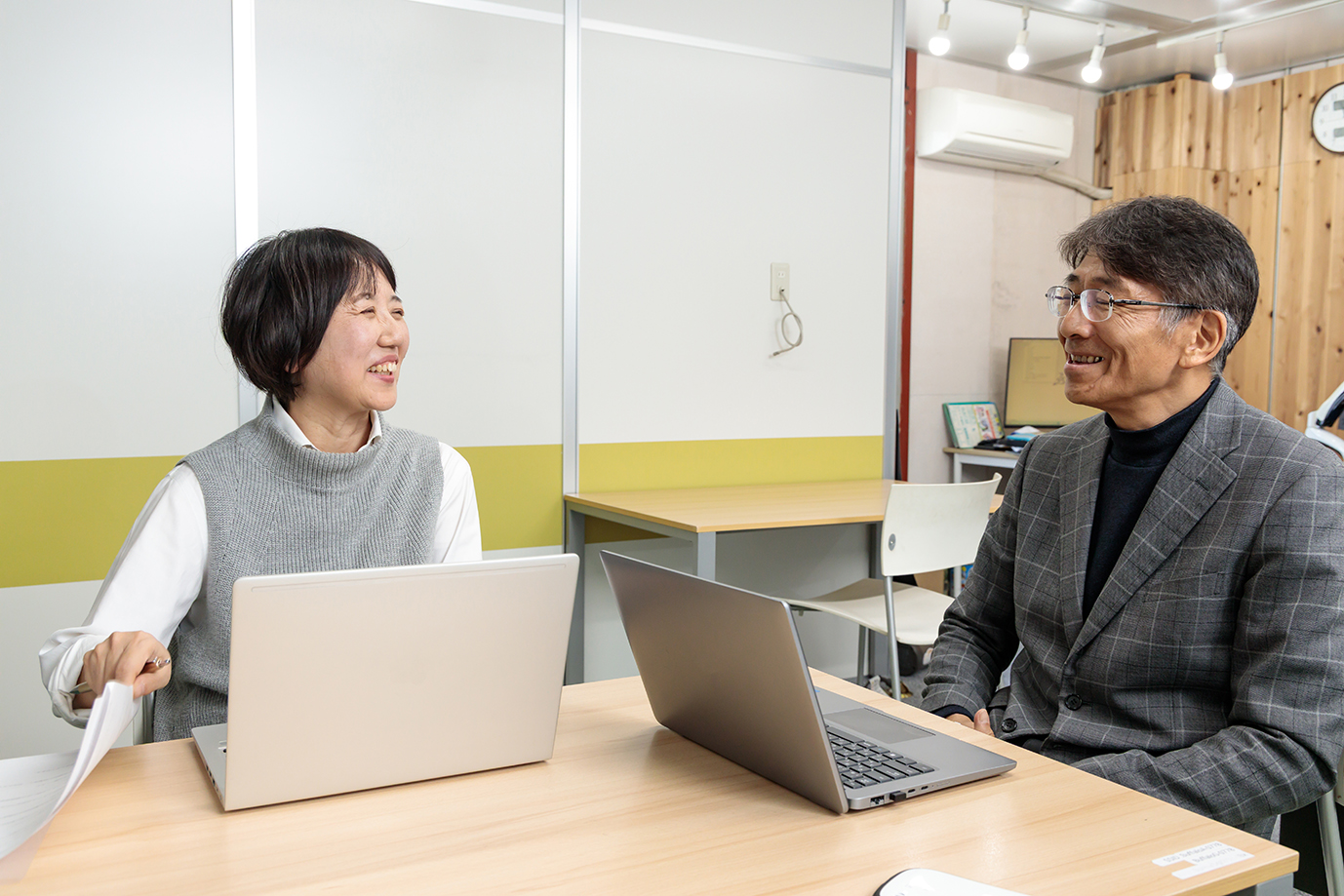 株式会社吾嬬製作所 お客様相談係　松村 珠実　と　遠藤アドバイザー