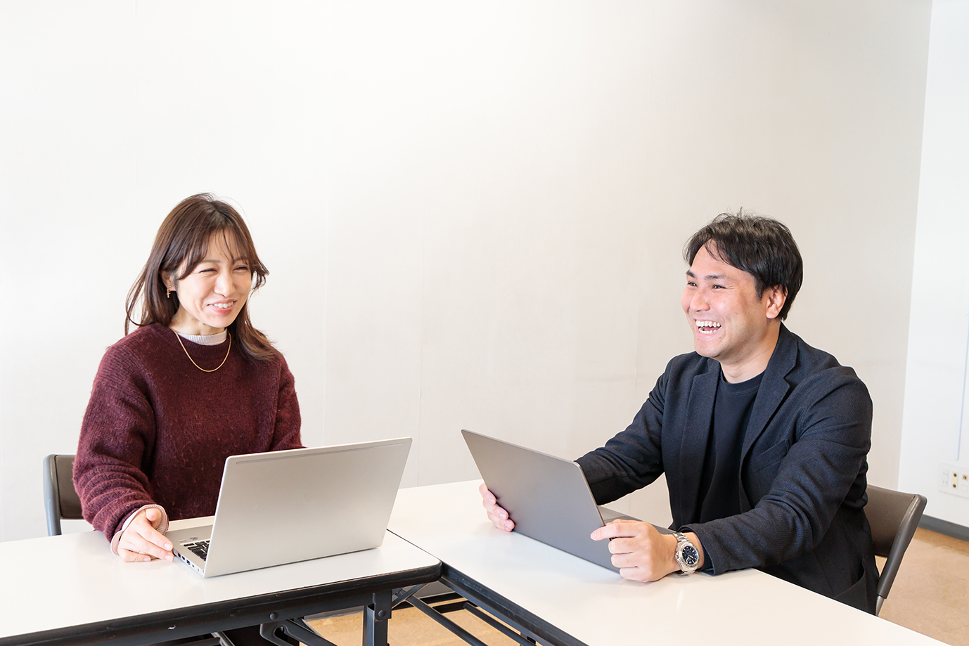 tsunaguyoga ヨガインストラクター 河中 恵里奈氏と石田アドバイザー