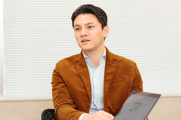 イルマス玲氏