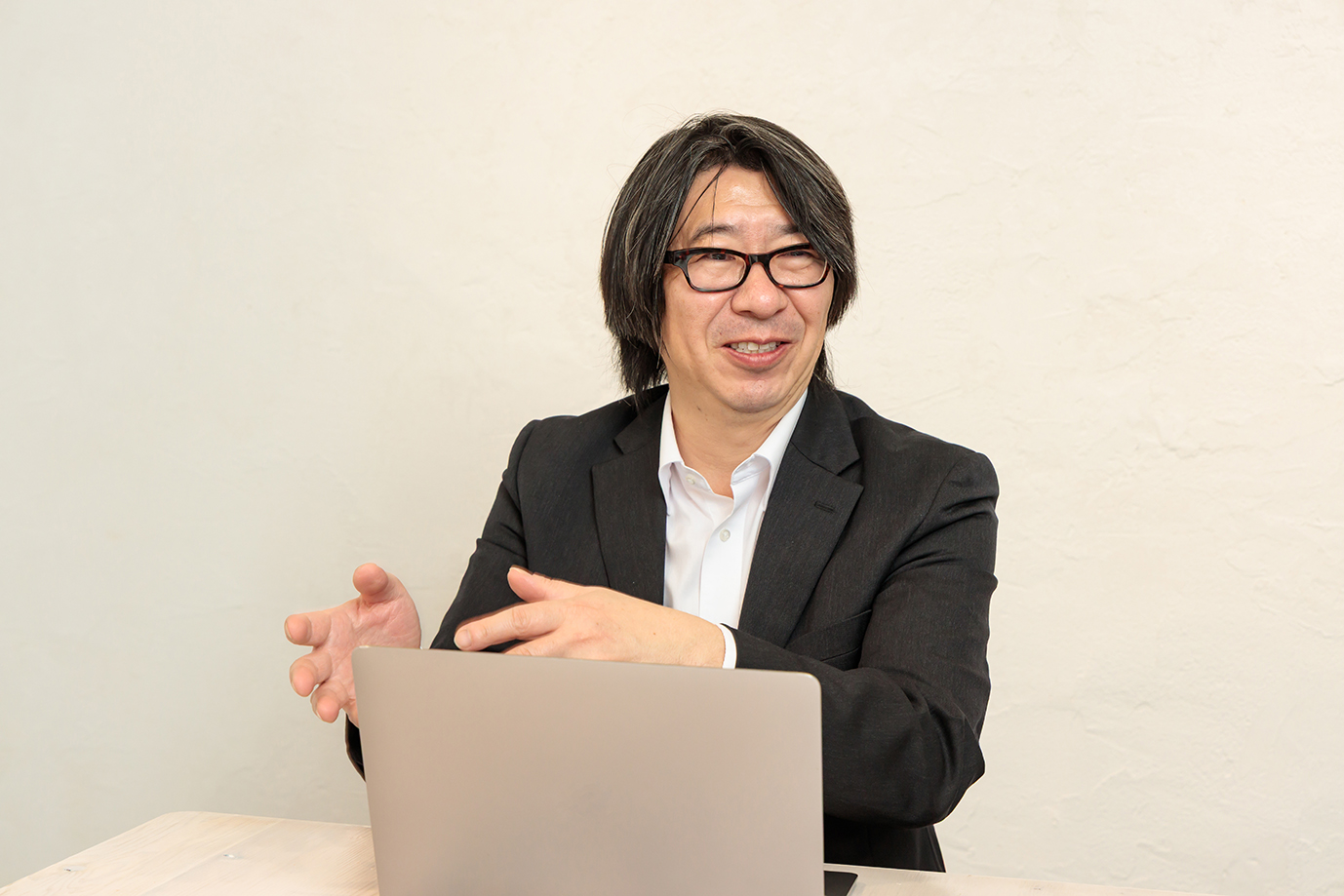 新井アドバイザー